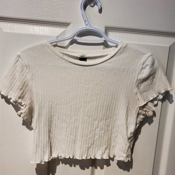 4 Shein crop tops - Picture 2 of 5